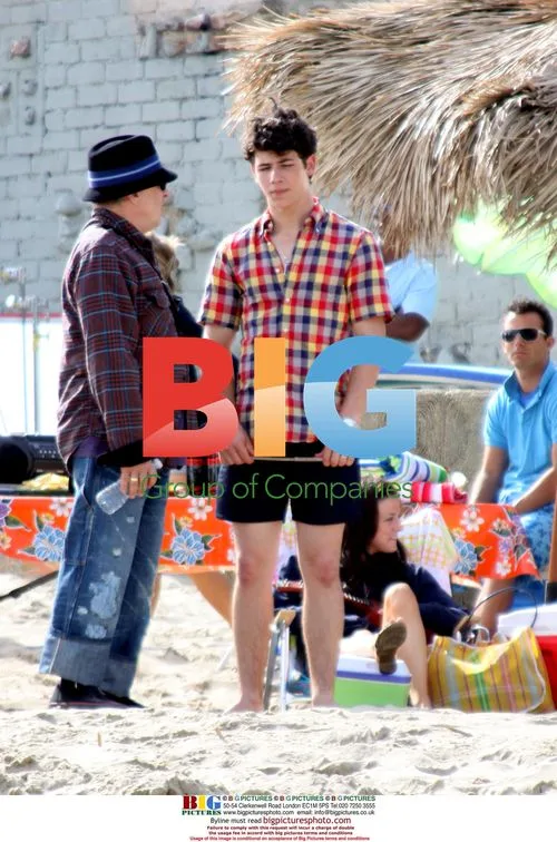 Jonas Brothers Take a Break on 'JONAS' Set
