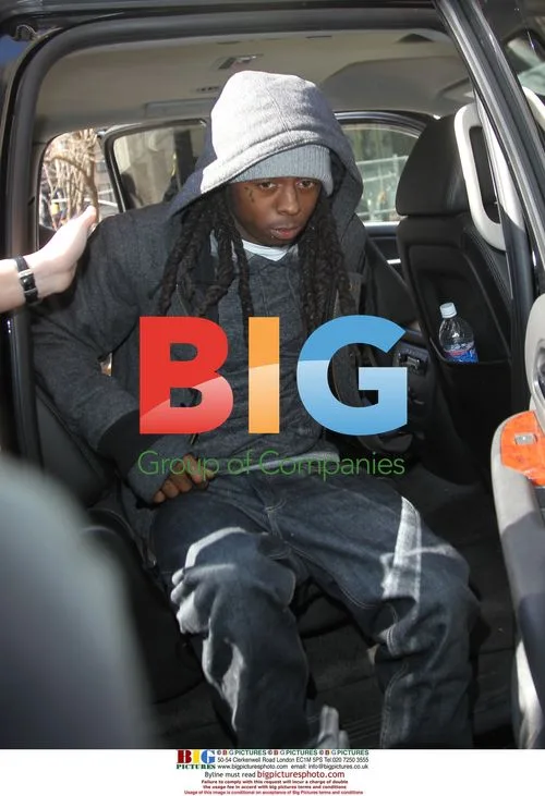 Lil Wayne Turns Himself In for Gun Charge