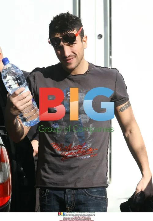 Peter Andre Leaves House in Brighton