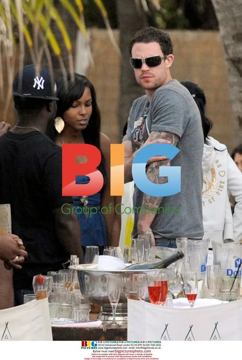 Wayne Bridge and Friends Enjoy Miami