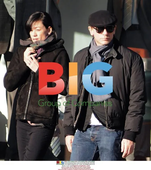 Satsuki Mitchell and Daniel Craig go shopping