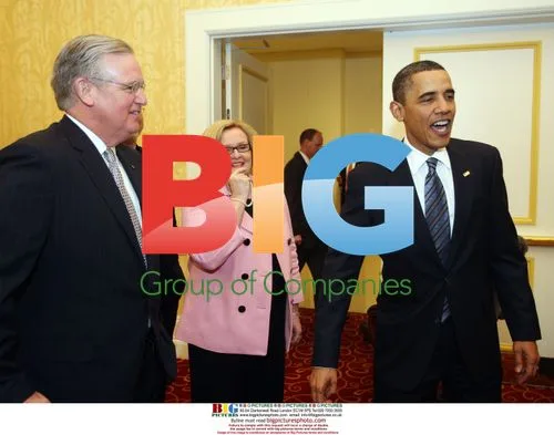 Obama Jokes with Missouri Officials