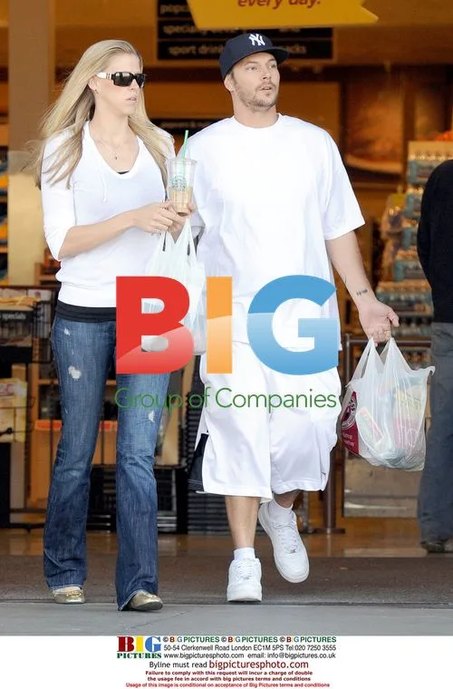 Kevin Federline and Girlfriend Shopping