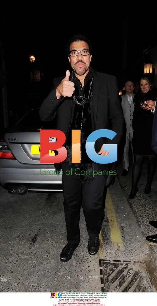 Lionel Ritchie Leaving Flower Shop