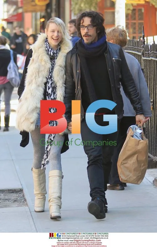Carlos Leon and girlfriend lunch in New York