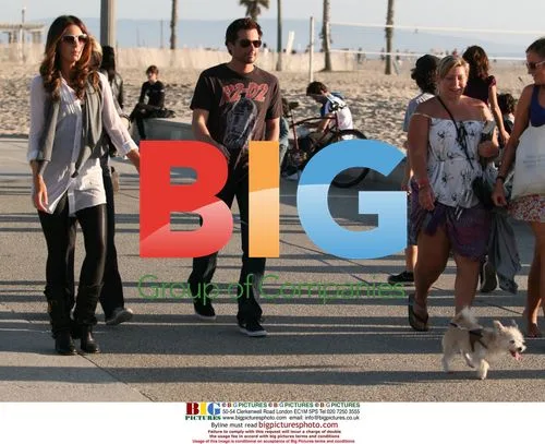 Kate Beckinsale Spends Family Time in Venice Beach
