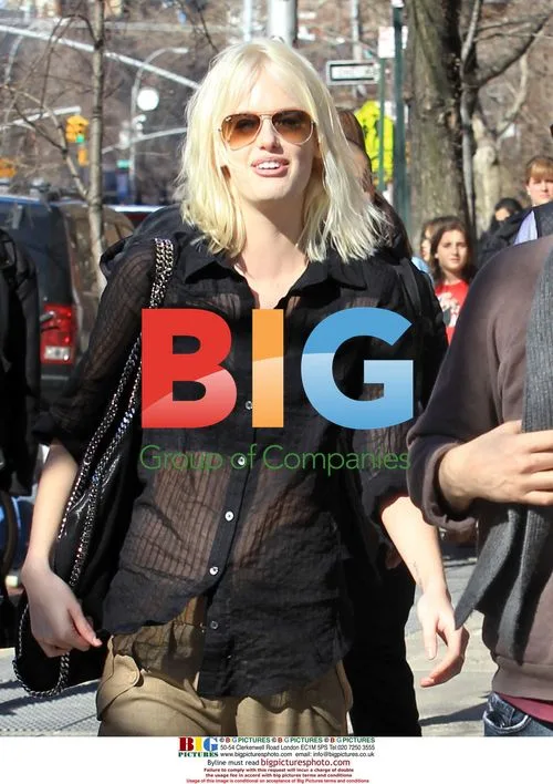 Zach Braff and Taylor Bagley have lunch in NYC