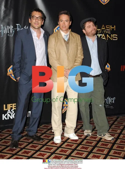 Zach Galifianakis, Todd Phillips and Robert Downey Jr. at ShoWest 2010