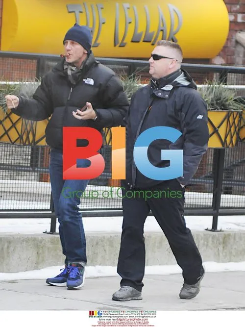 Daniel Craig takes break from Toronto shoot
