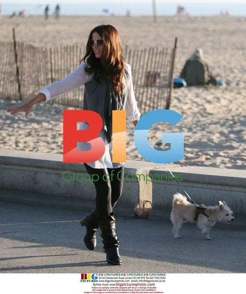 Kate Beckinsale and Family at Venice Beach