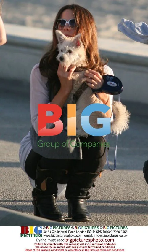 Kate Beckinsale and Family at Venice Beach