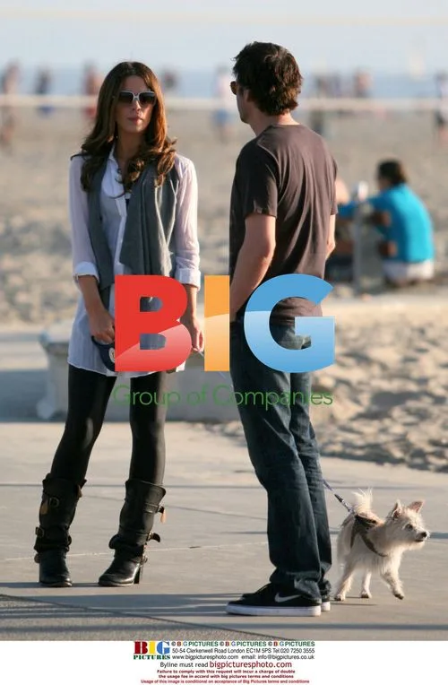 Kate Beckinsale family outing in Venice Beach