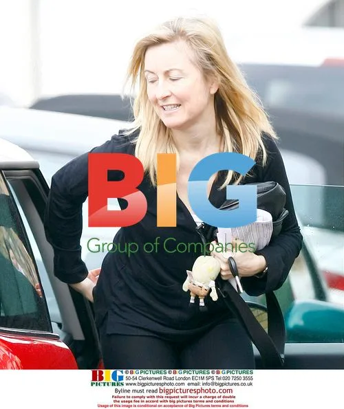 Fiona Philips Drops Kids Off, Heads to Gym