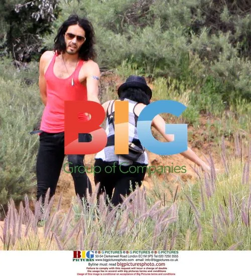 Russell Brand and Katy Perry take nature hike