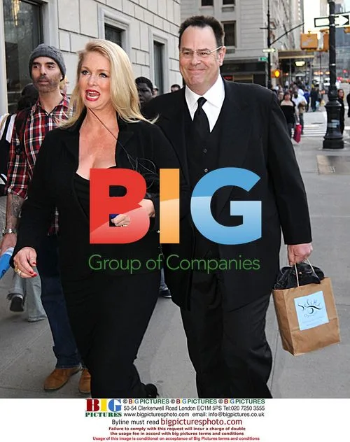 Dan Aykroyd and Donna Dixon take a walk in NYC