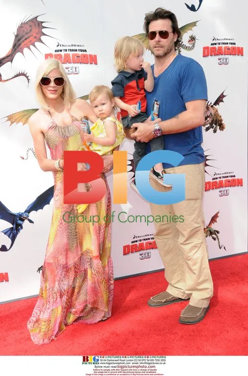 Tori Spelling Family at 'How to Train Your Dragon' Premiere