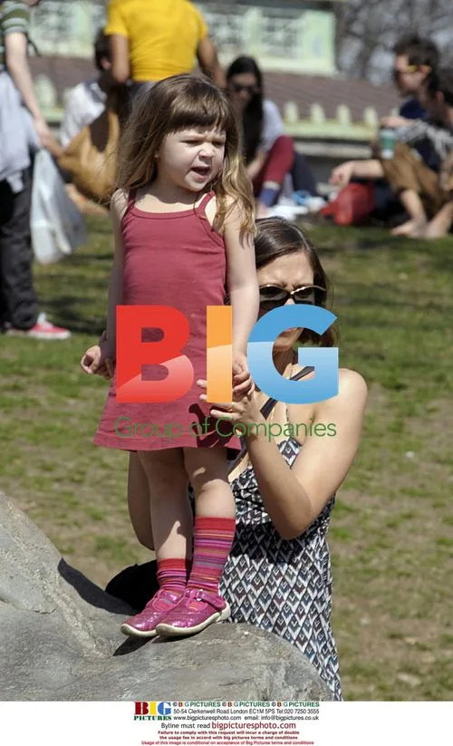 Maggie Gyllenhaal and daughter in Brooklyn
