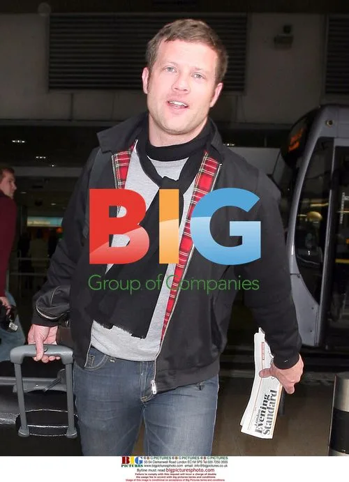Dermot O'Leary Arrives in London