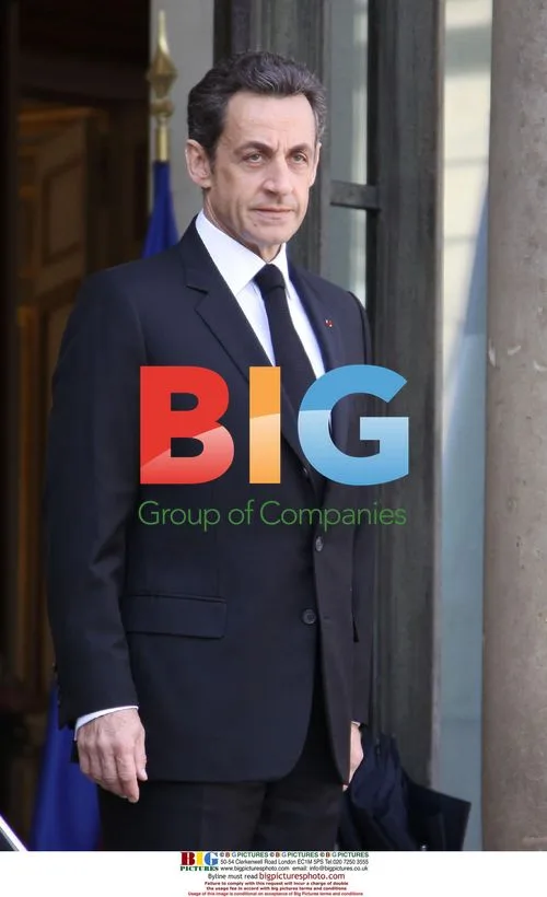 Sarkozy Welcomes Zapatero at Elysee Palace