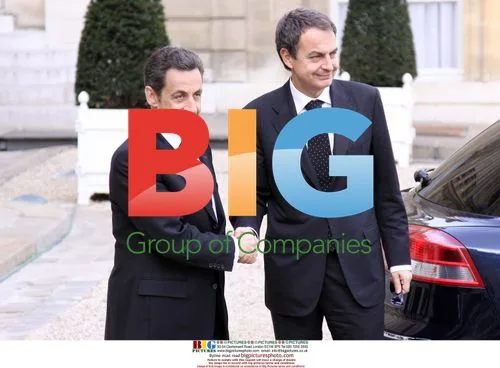 Sarkozy Welcomes Zapatero at Elysee Palace