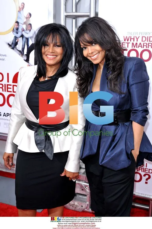 Rebbie and Janet Jackson at "Why Did I Get Married Too?" Premiere