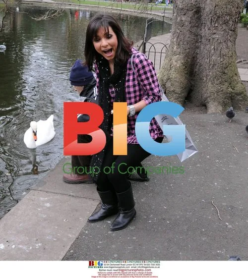 Roxanne Pallett Shopping and Feeding Swans