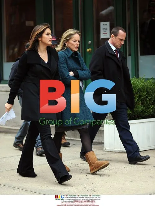 Chris Meloni, Sharon Stone, and Mariska Hargitay on Law & Order: SVU set