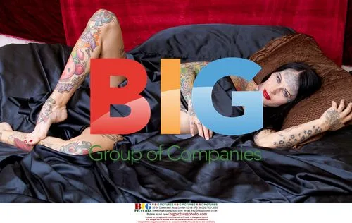 Michelle Bombshell MeGee Photoshoot