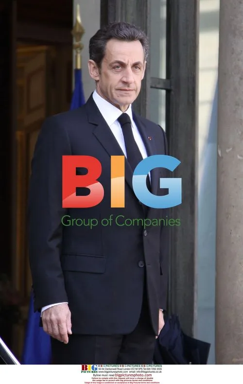 Sarkozy Welcomes Zapatero at Elysee Palace