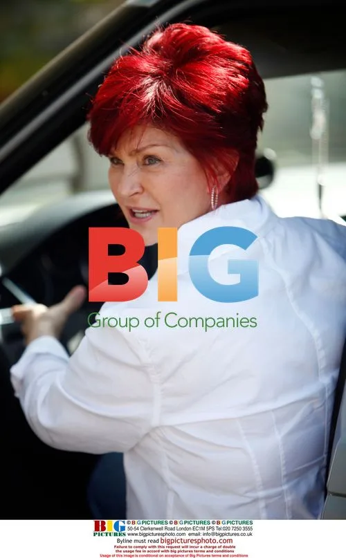 Sharon Osbourne Gets Nails Done
