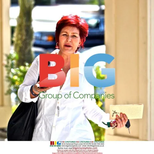 Sharon Osbourne Gets Nails Done