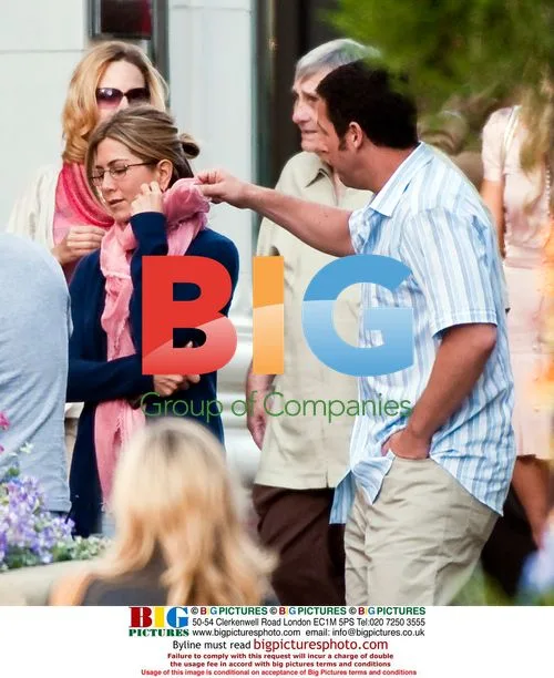 Jennifer Aniston and Adam Sandler on 'Just Go With It' set