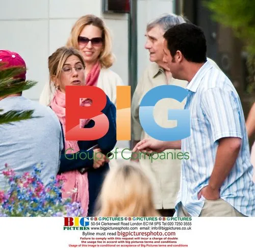 Jennifer Aniston and Adam Sandler filming 'Just Go With It'