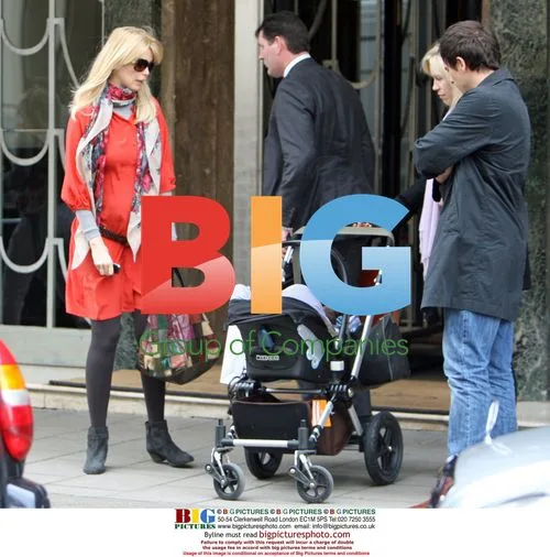 Claudia Schiffer Leaving London Hotel