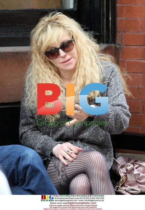 Courtney Love Smoking in NYC