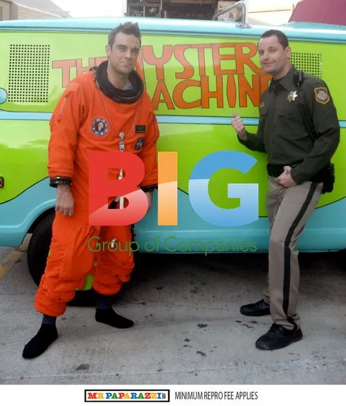 Robbie Williams in Astronaut Suit at Universal Studios