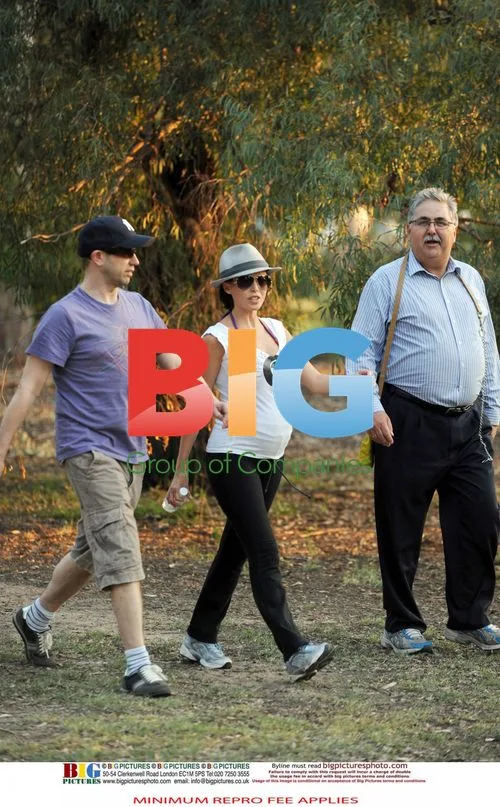 Dannii Minogue Pregnant Stroll