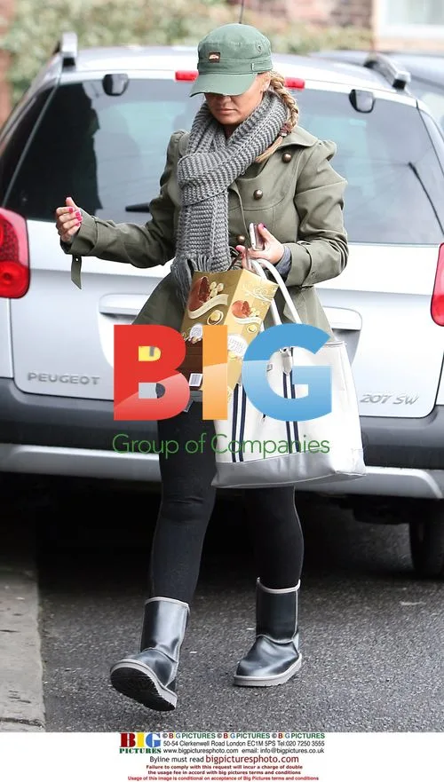 Kerry Katona Meets Fans in Cheshire