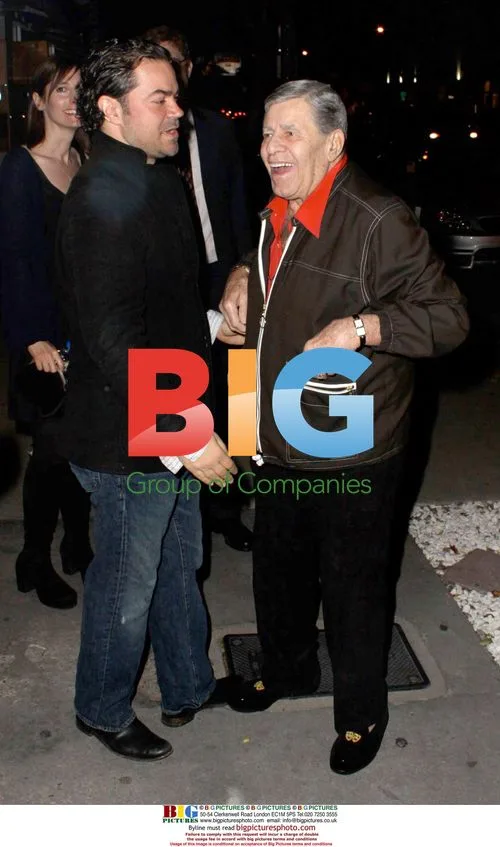 Jerry Lewis and Woody Harrelson leave restaurant