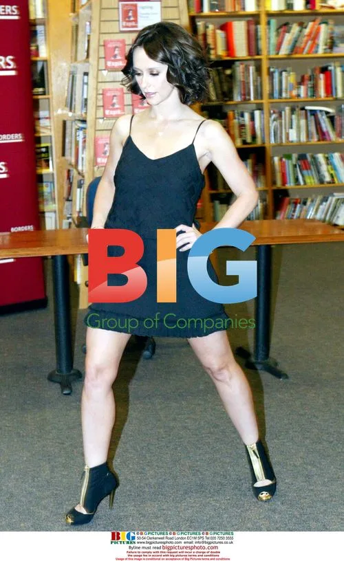 Jennifer Love Hewitt Book Signing