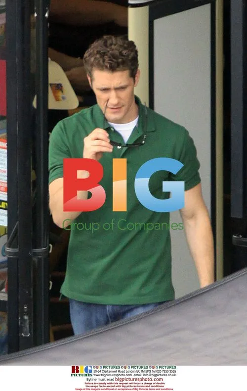 Mathew Morrison on Glee film set