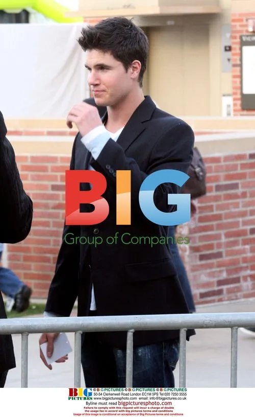 Robbie Amell at 2010 Kids Choice Awards