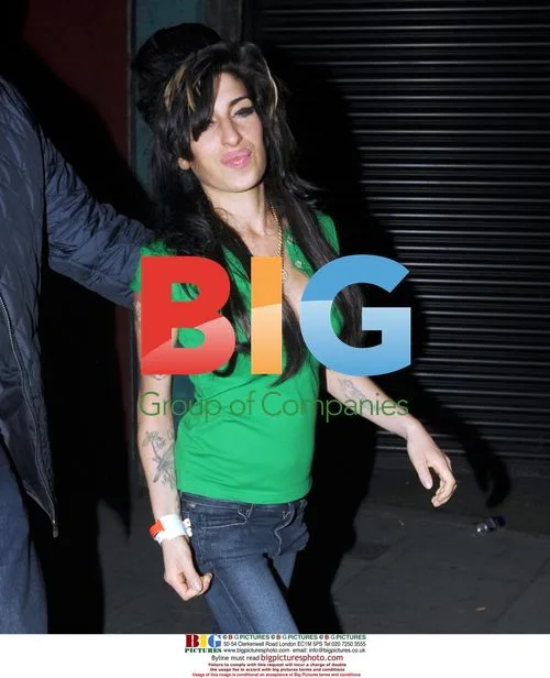 Amy Winehouse Leaving Bar
