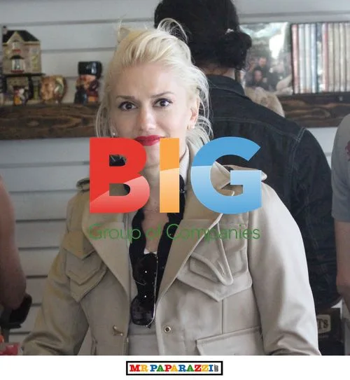 Gwen Stefani and family shopping in Santa Monica