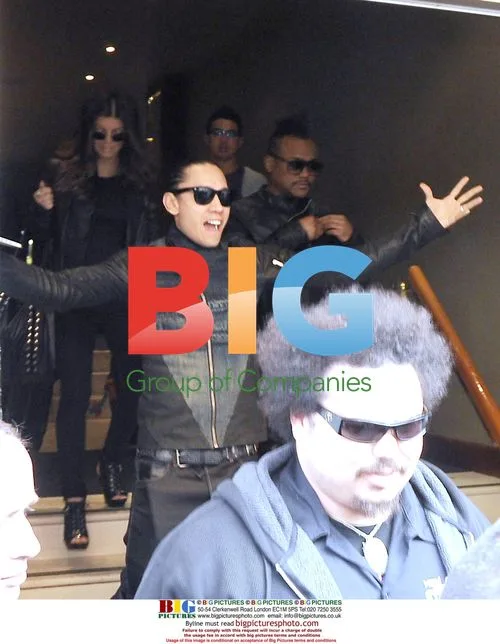 Black Eyed Peas Leaving Dublin Hotel