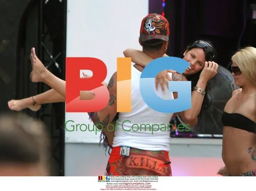 Pauly D and Vinny Flirt with Girls in Miami