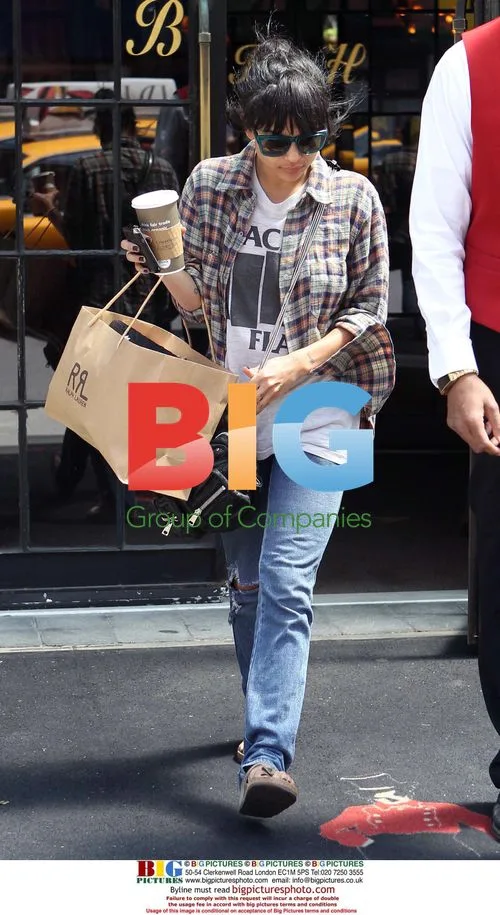 Zoe Kravitz Shopping in New York