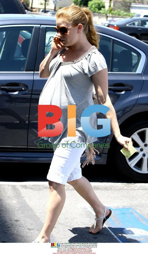 Pregnant Amy Adams in LA