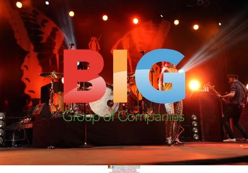 Paramore performing at Bamboozle Festival