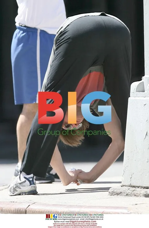 Jim Carrey Spotted Running on Brooklyn Bridge